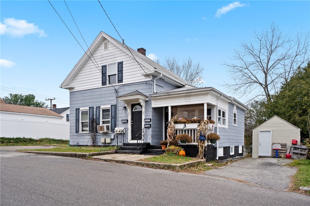 51 Willow Street Coventry, RI 02816 - Photo 2 of 33