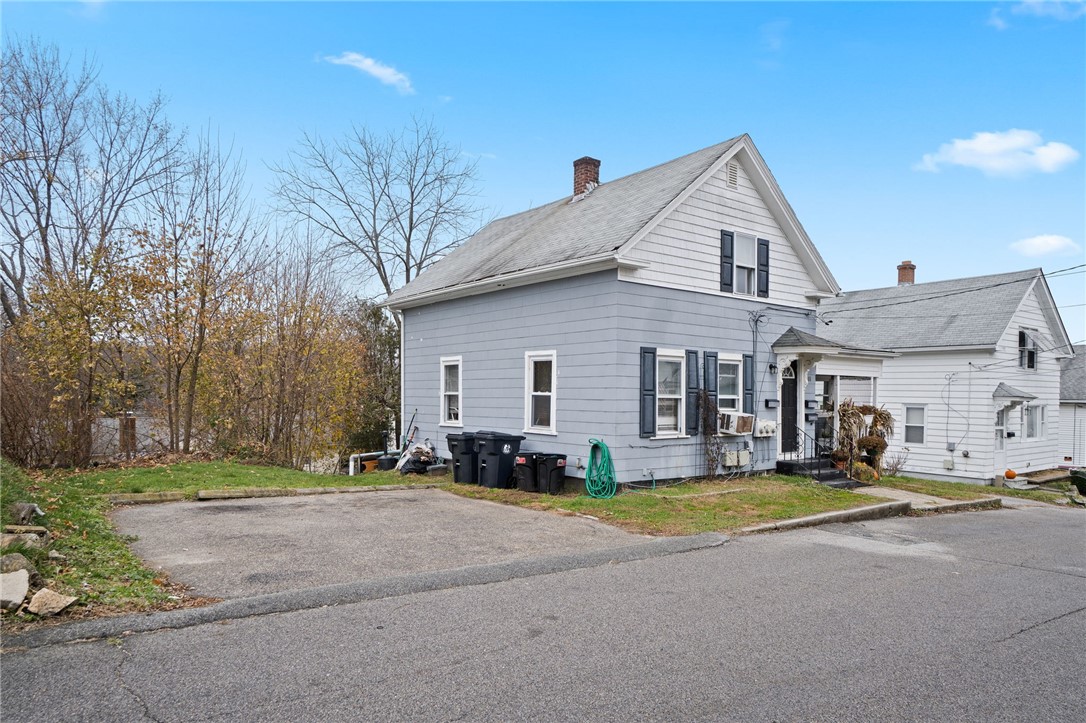 51 Willow Street Coventry, RI 02816 - Photo 3 of 33