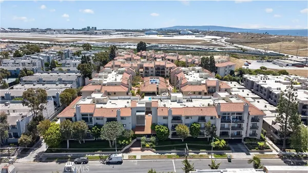 $799,999 | 8180 Manitoba Street, Unit 4136, Playa del Rey, CA 90293
