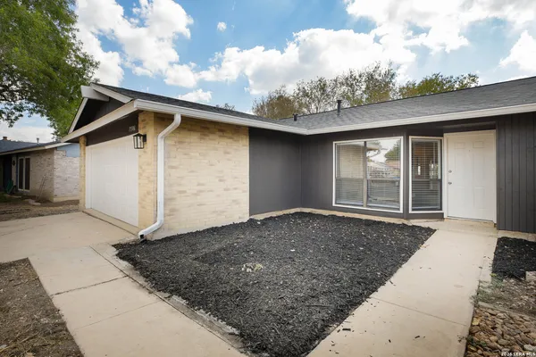 $1,800 | 7506 Lincoln Village Drive, San Antonio, TX 78244