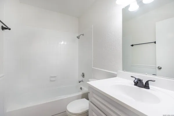$1,800 | 7506 Lincoln Village Drive, San Antonio, TX 78244