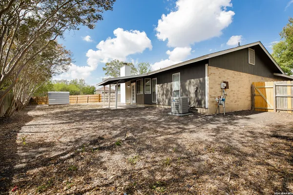 $1,800 | 7506 Lincoln Village Drive, San Antonio, TX 78244