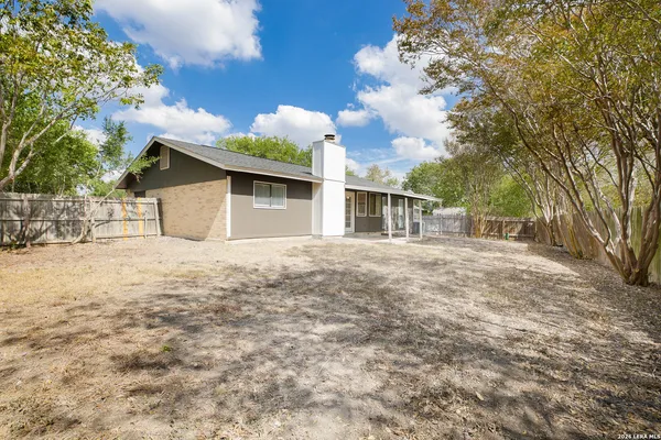 $1,800 | 7506 Lincoln Village Drive, San Antonio, TX 78244