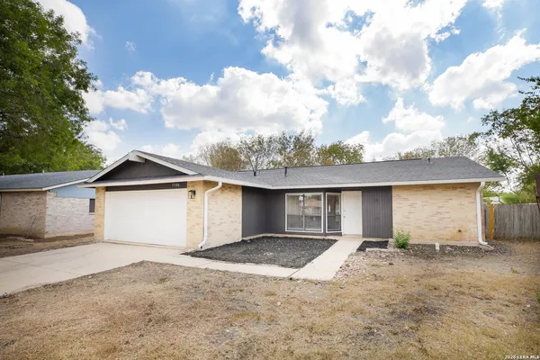 $1,800 | 7506 Lincoln Village Drive, San Antonio, TX 78244