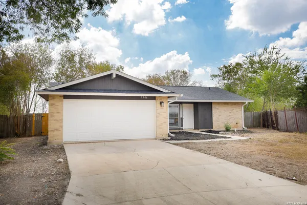 $1,800 | 7506 Lincoln Village Drive, San Antonio, TX 78244