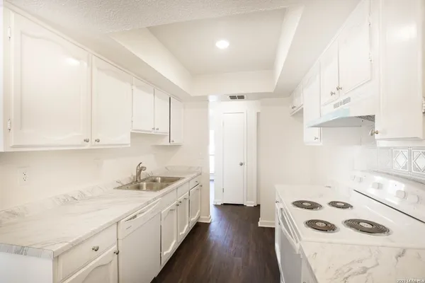 $1,800 | 7506 Lincoln Village Drive, San Antonio, TX 78244