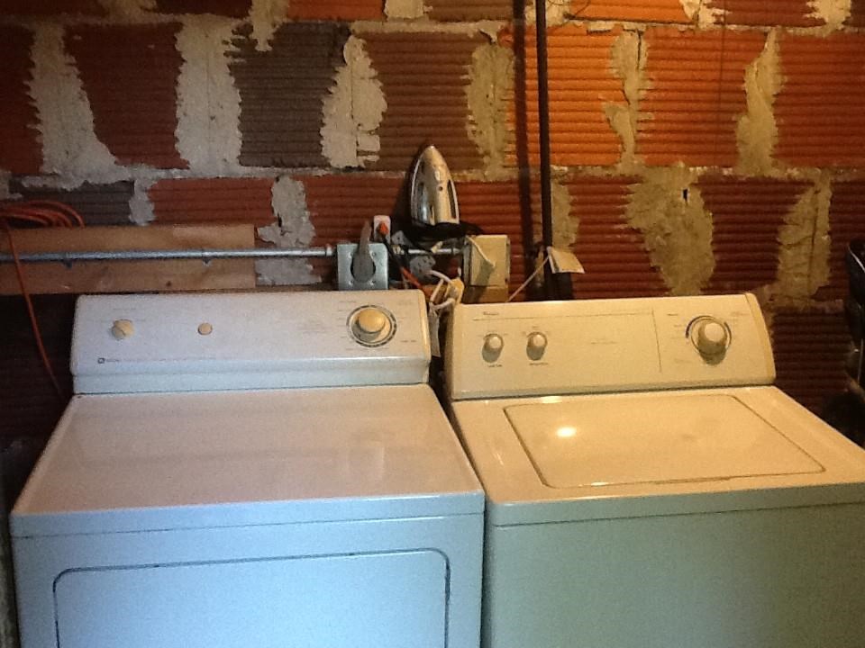 145 North Rembert Street Memphis, TN 38104 - Photo 21 of 25 a close up view of washer and dryer