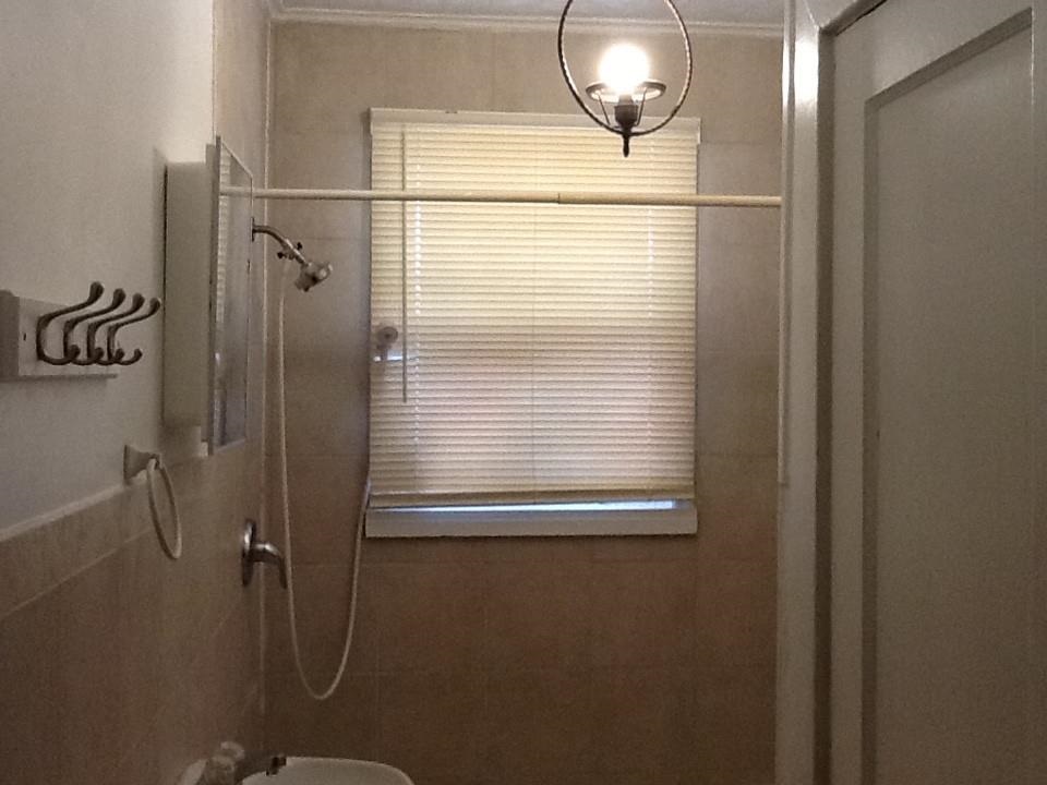 145 North Rembert Street Memphis, TN 38104 - Photo 4 of 25 a view of a mirror