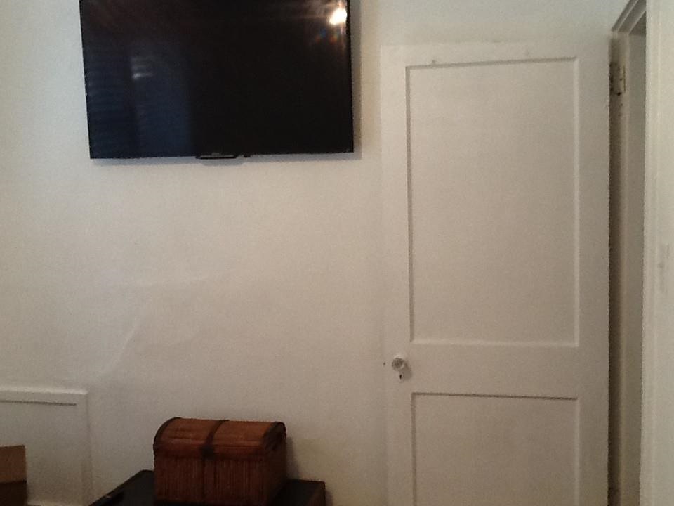 145 North Rembert Street Memphis, TN 38104 - Photo 6 of 25 a view of cupboard