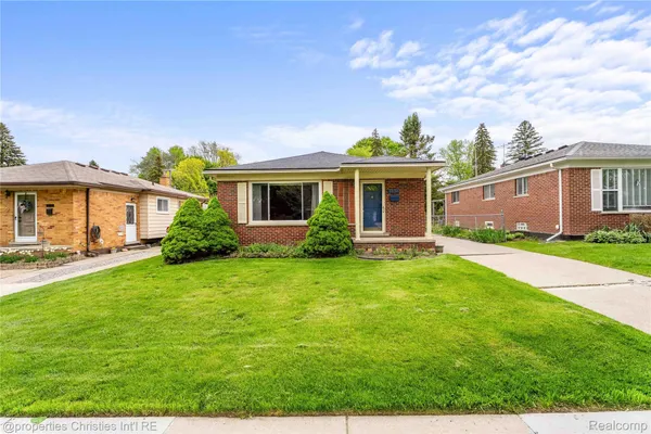 $285,000 | 1330 North Custer Avenue, Clawson, MI 48017