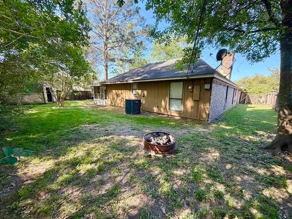 $2,295 | 6360 Forest Trail Circle, Beaumont, TX 77713