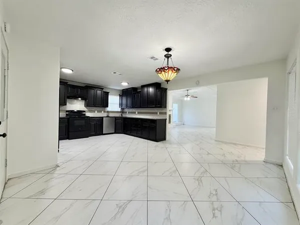 $2,295 | 6360 Forest Trail Circle, Beaumont, TX 77713