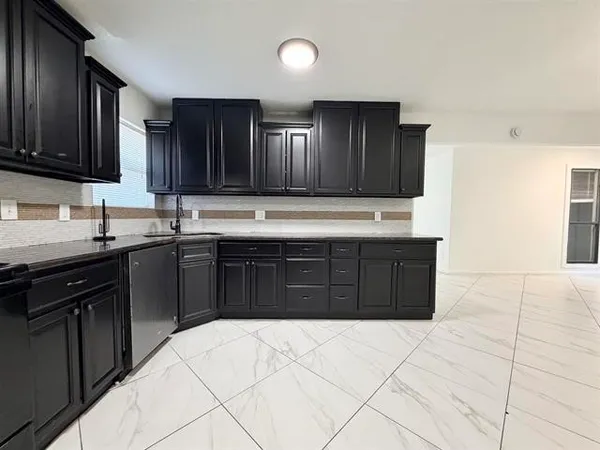 $2,295 | 6360 Forest Trail Circle, Beaumont, TX 77713