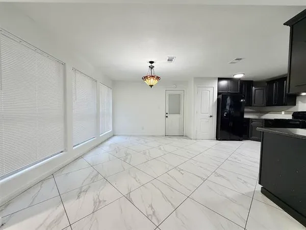 $2,295 | 6360 Forest Trail Circle, Beaumont, TX 77713