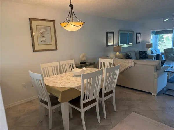 $2,000 | 880 Bird Bay Drive North, Unit 105, Venice, FL 34285