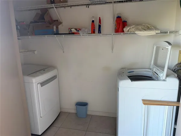 $2,000 | 880 Bird Bay Drive North, Unit 105, Venice, FL 34285