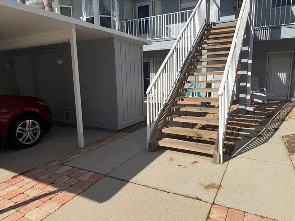 $2,000 | 880 Bird Bay Drive North, Unit 105, Venice, FL 34285