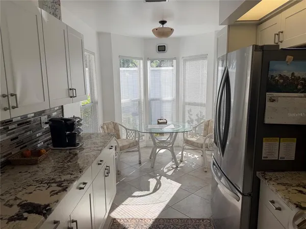 $2,000 | 880 Bird Bay Drive North, Unit 105, Venice, FL 34285