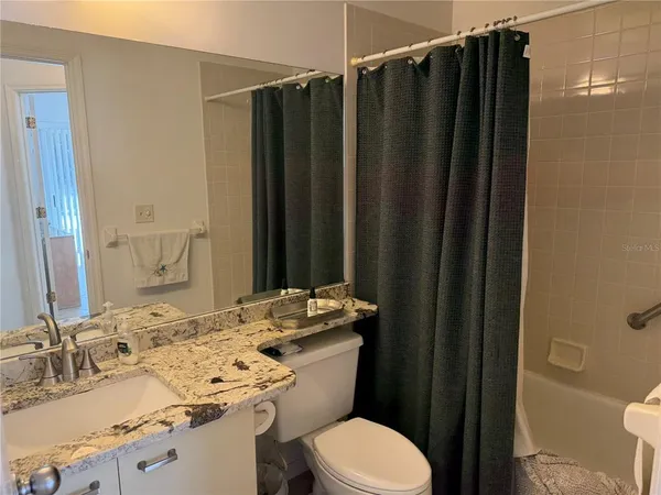 $2,000 | 880 Bird Bay Drive North, Unit 105, Venice, FL 34285