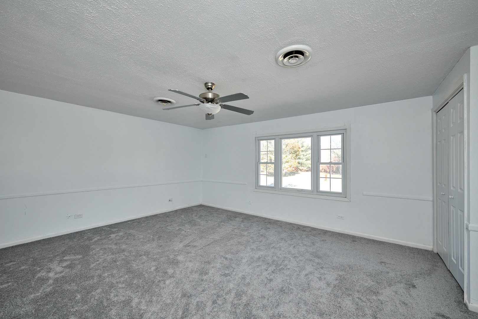 1613 Hartmann Drive Schaumburg, IL 60193 - Photo 15 of 33