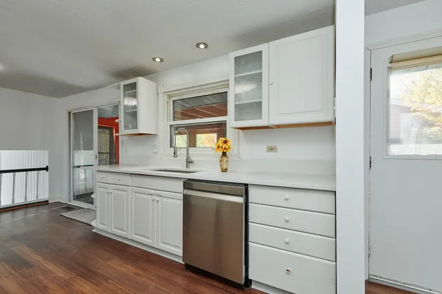 $3,000 | 1613 Hartmann Drive, Schaumburg, IL 60193