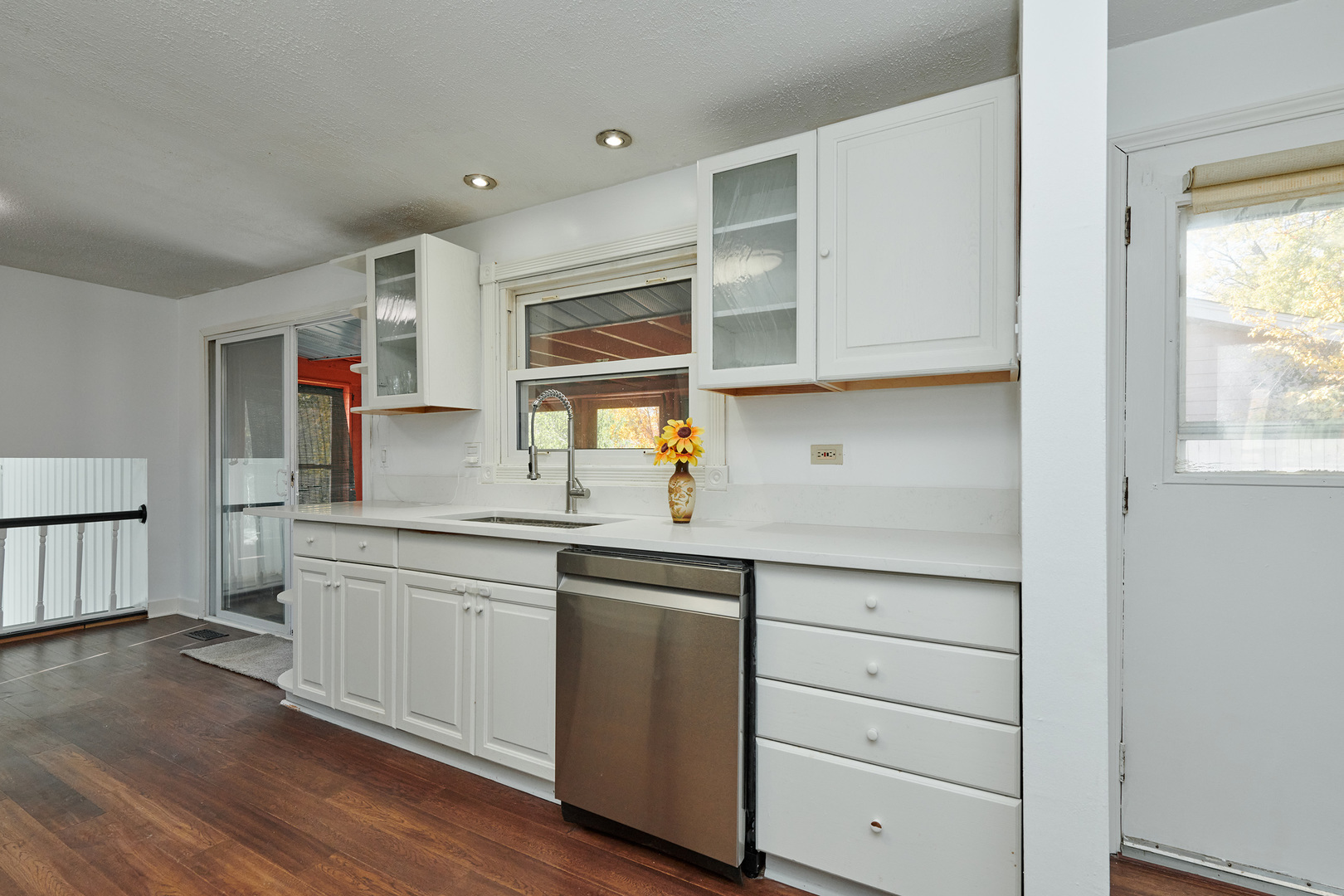 1613 Hartmann Drive Schaumburg, IL 60193 - Photo 9 of 33