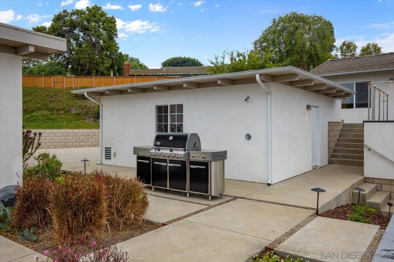 3800 Alder Avenue Carlsbad, CA 92008 - Photo 49 of 54