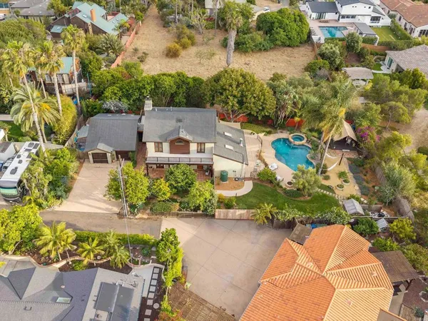 $2,995,000 | 627 Ezee Street, Encinitas, CA 92024