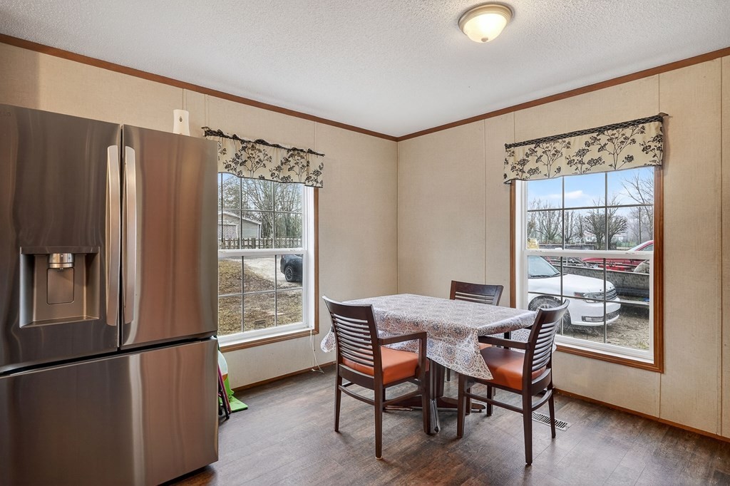 582 Doug Luna Road Walling, TN 38587 - Photo 14 of 47 a dining room with furniture and window