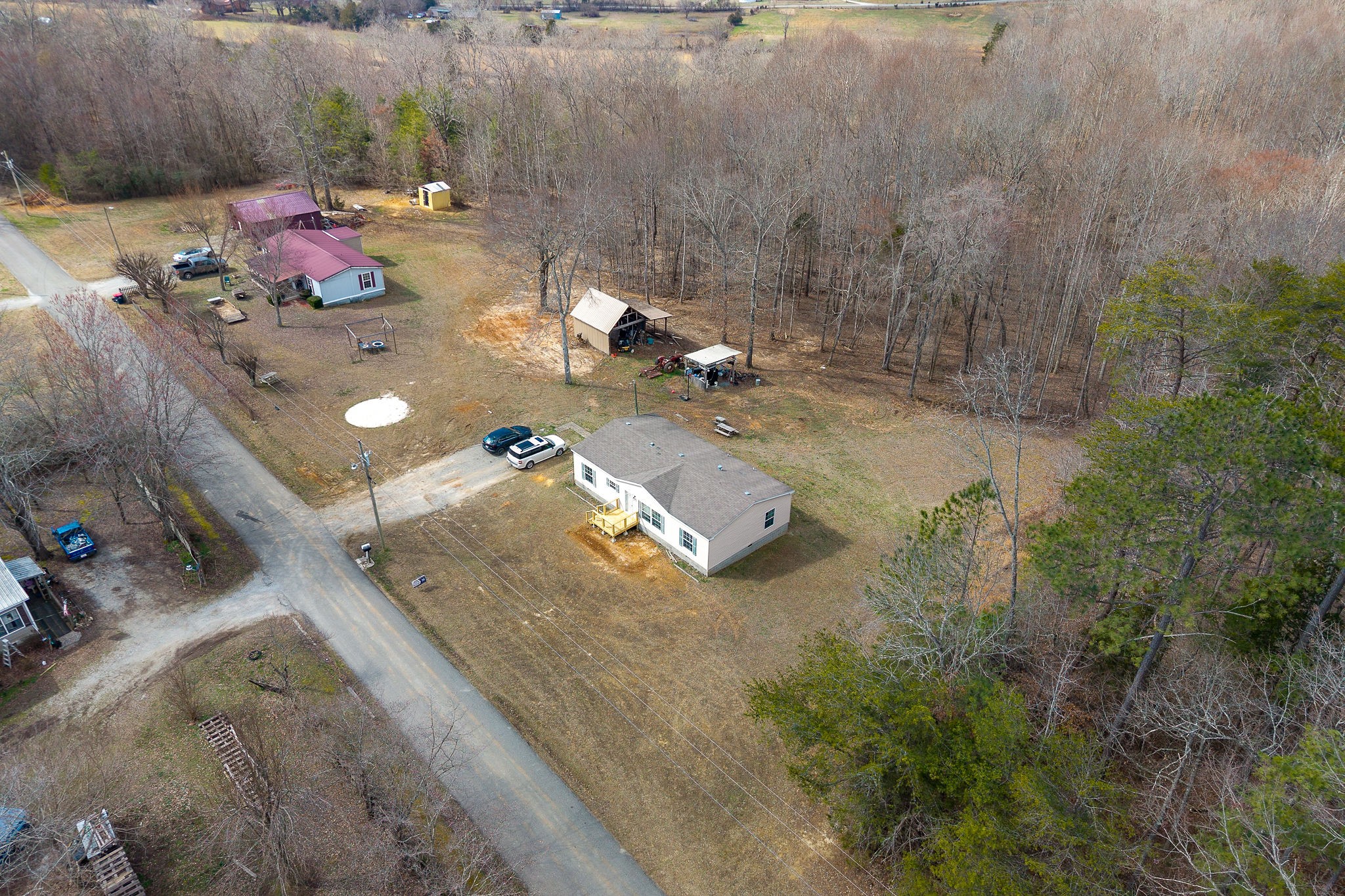 582 Doug Luna Road Walling, TN 38587 - Photo 36 of 47 a view of a backyard of a house