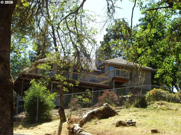 $862,000 | 321 Arcadia Drive, Roseburg, OR 97471