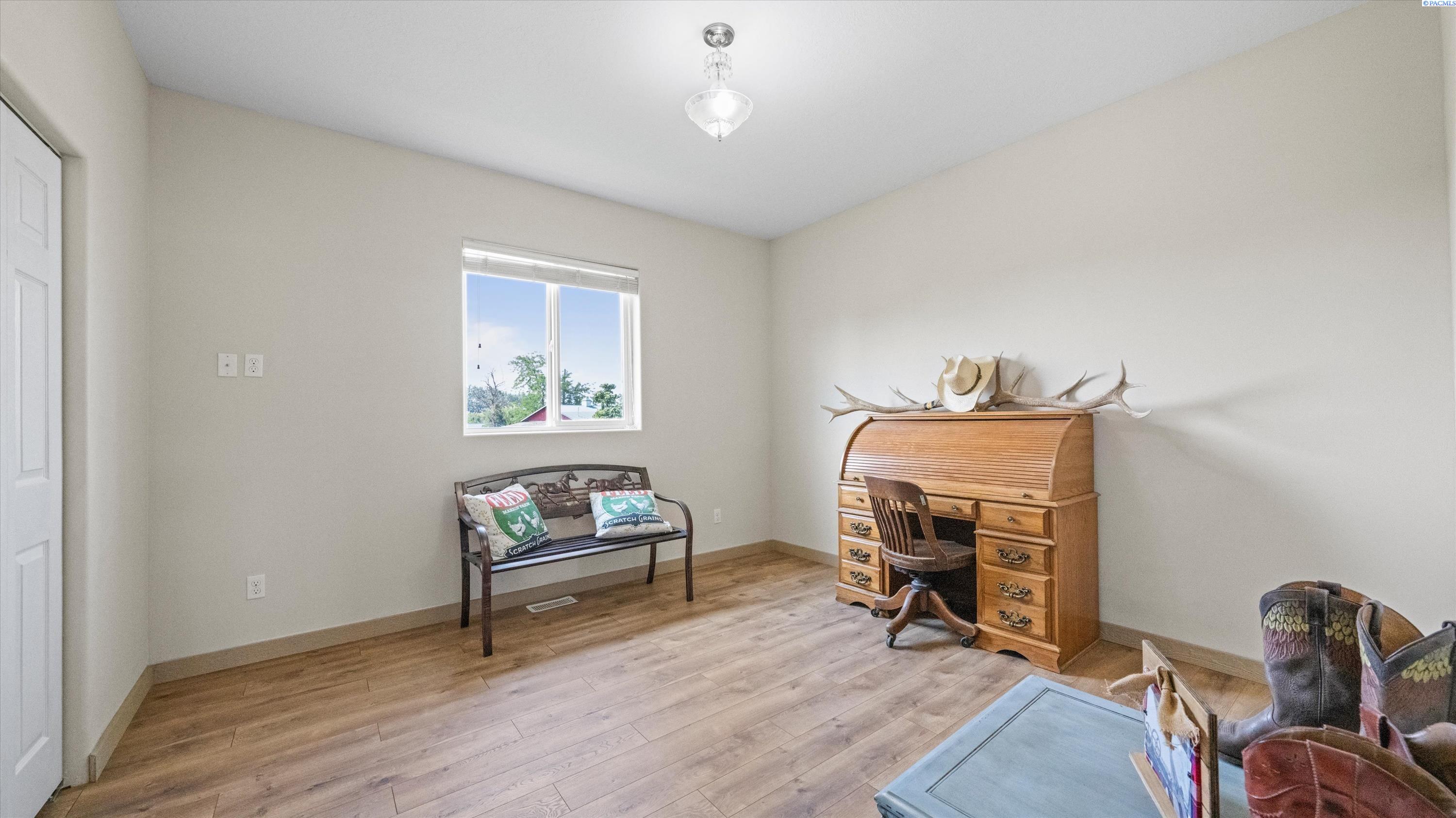 173403 West Byron Road Prosser, WA 99350 - Photo 19 of 42 Gallery Image 19