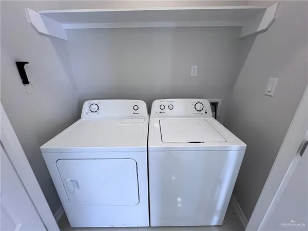 $1,075 | 2309 South Hilltop Avenue, Unit 2, Edinburg, TX 78542