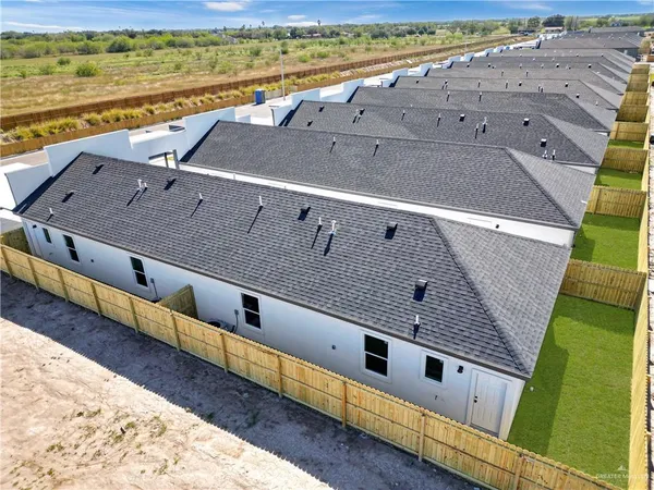 $1,075 | 2309 South Hilltop Avenue, Unit 2, Edinburg, TX 78542