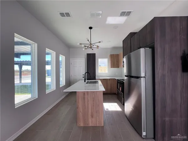 $1,075 | 2309 South Hilltop Avenue, Unit 2, Edinburg, TX 78542