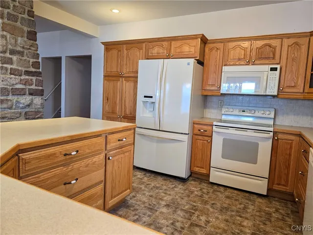 $699,900 | 28 Wedgeworth Drive, West Monroe, NY 13167