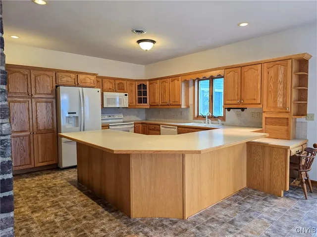 $699,900 | 28 Wedgeworth Drive, West Monroe, NY 13167