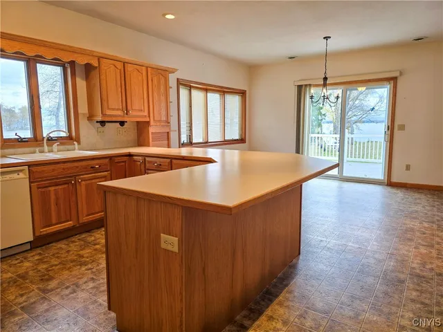 $699,900 | 28 Wedgeworth Drive, West Monroe, NY 13167