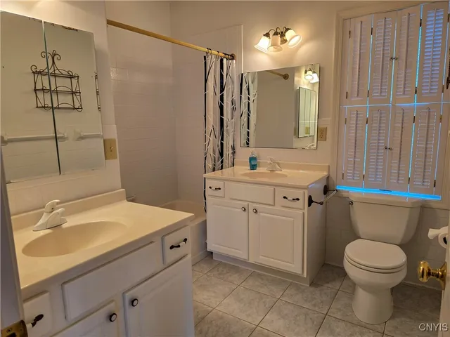 $699,900 | 28 Wedgeworth Drive, West Monroe, NY 13167