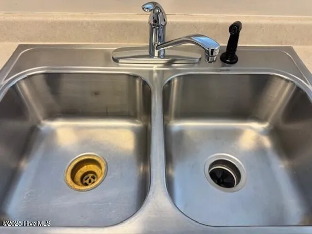 $1,500 | 150 Oak Towne Drive, Unit F2, Greenville, NC 27858