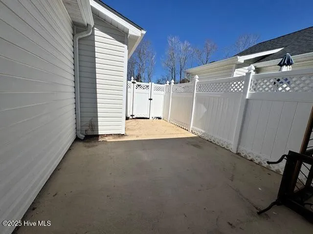 $1,500 | 150 Oak Towne Drive, Unit F2, Greenville, NC 27858