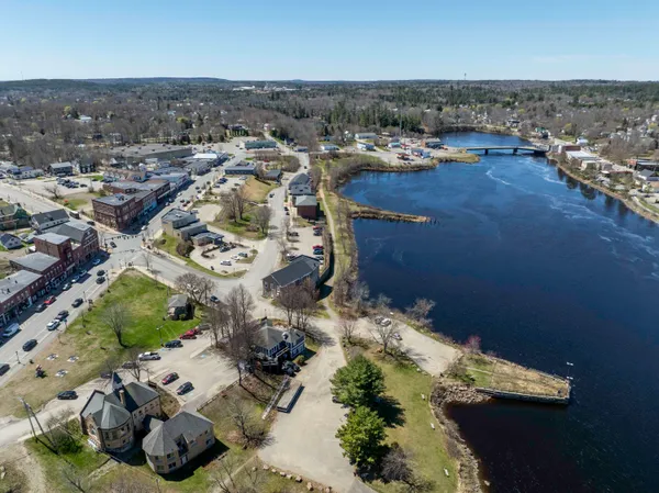 $285,000 | 112 South Street, Calais, ME 04619