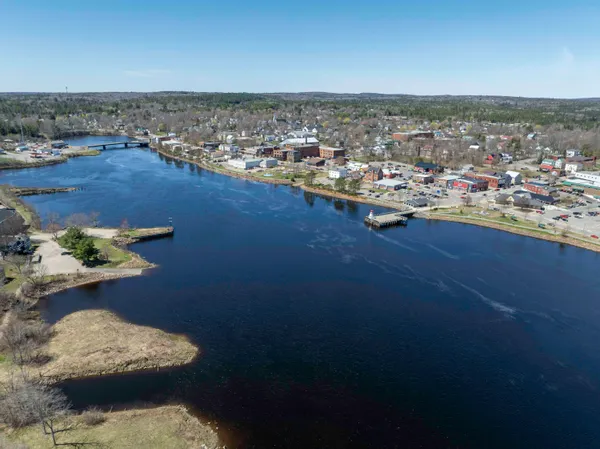 $285,000 | 112 South Street, Calais, ME 04619