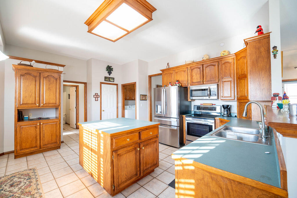 1301 Fox Ridge Lane Neosho, MO 64850 - Photo 10 of 39 _DSC3141-HDR