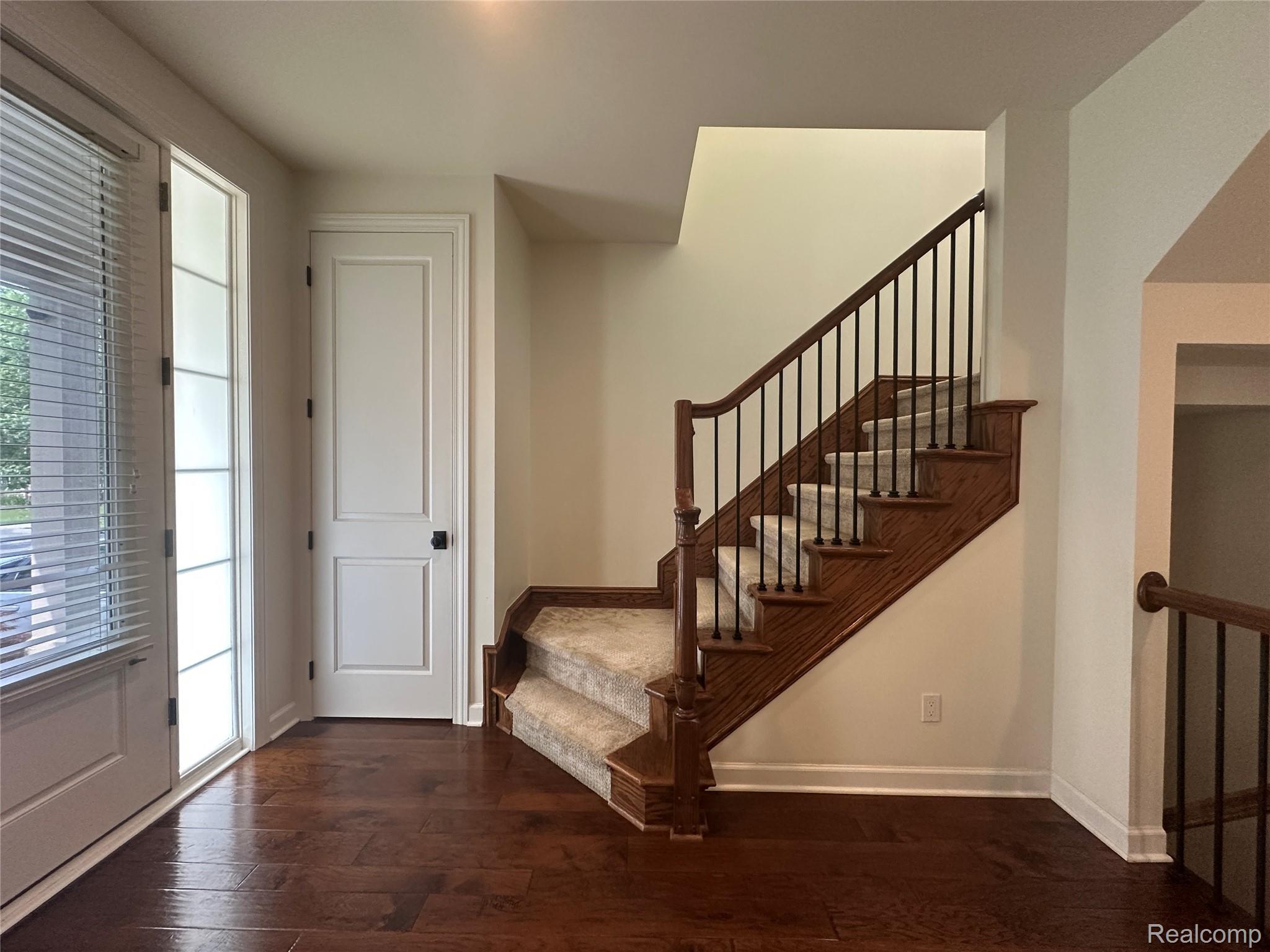 1555 Ruffner Avenue Birmingham, MI 48009 - Photo 19 of 48 Foyer