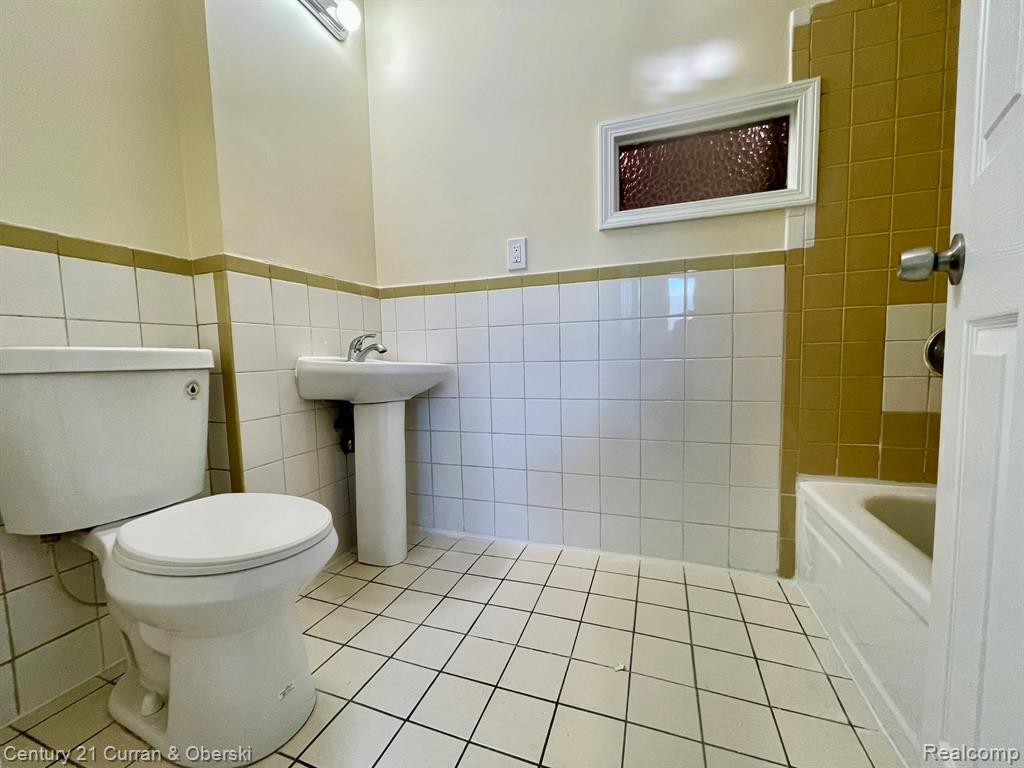 26141 Yale Street Inkster, MI 48141 - Photo 5 of 11
