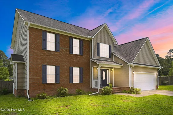 $379,900 | 206 Honey Court East, Jacksonville, NC 28540
