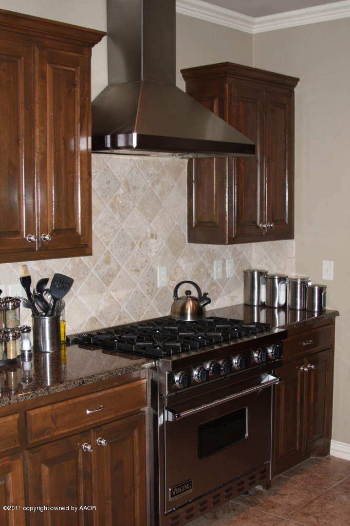 19501 Saddleback Road Amarillo, TX 79119 - Photo 12 of 31 Viking Stove