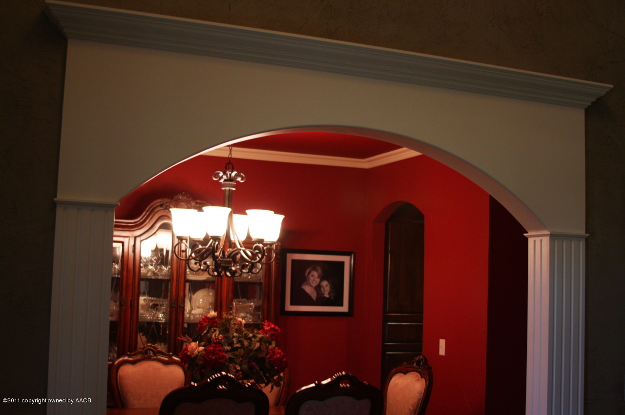 19501 Saddleback Road Amarillo, TX 79119 - Photo 6 of 31 Arch into Dining Rm.