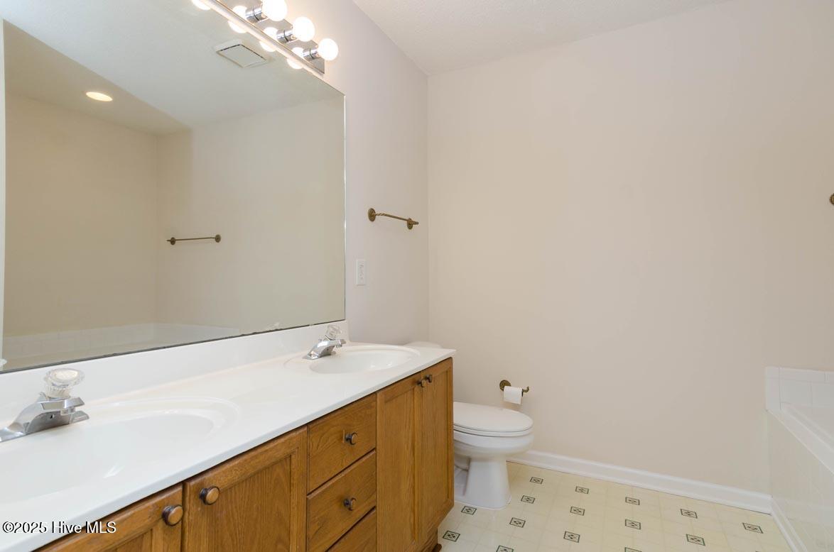 7511 Old Oak Road Wilmington, NC 28411 - Photo 13 of 20 7511_Old_Oak__4_